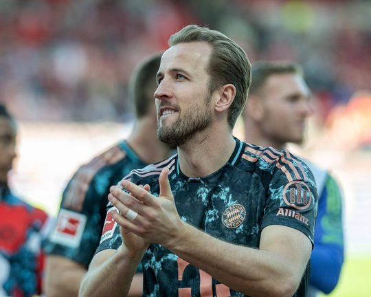 Kane năm nay 32 tuổi và sắp có danh hiệu đầu tiên