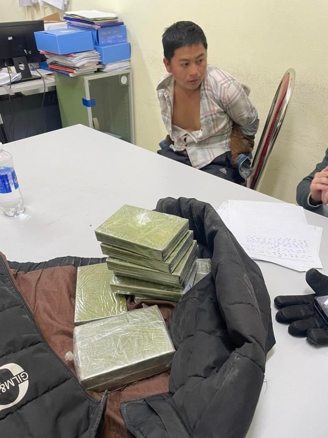 Thò Mí Say và tang vật ma tuý Thò Mí Say và tang vật ma tuý