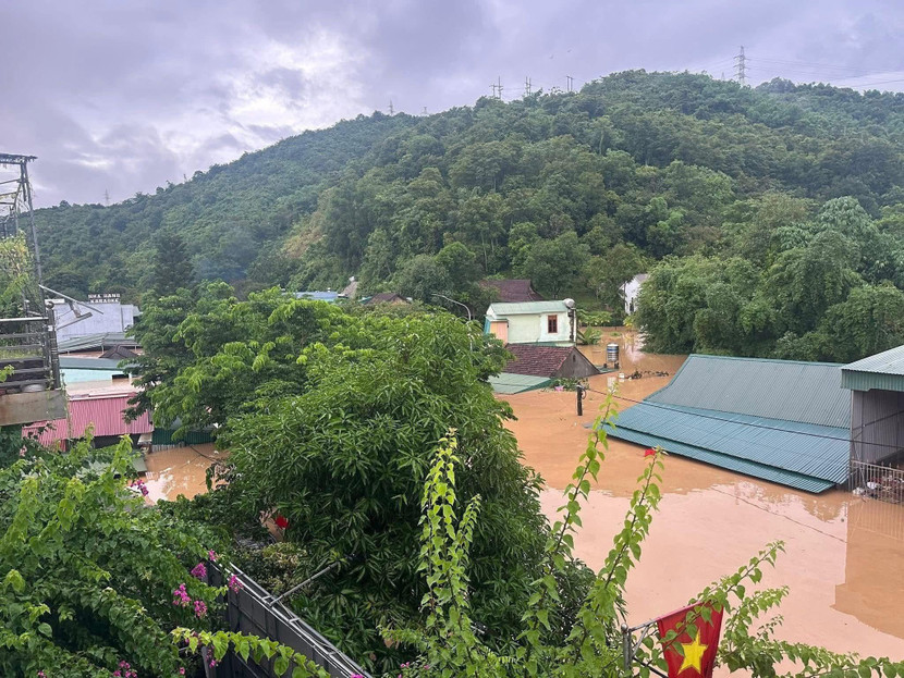 Có những khu vực tại Nghệ An ngập sâu tới 3 mét