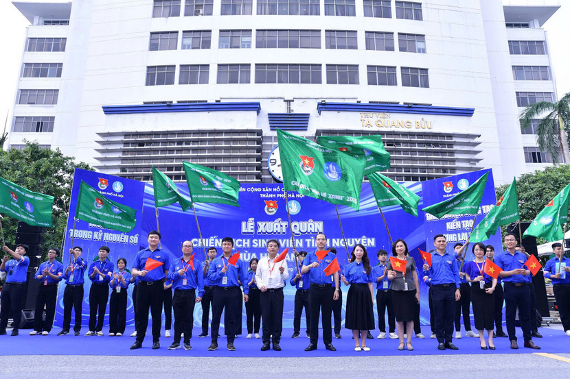 Lễ xuất quân Chiến dịch sinh viên tình nguyện "Mùa hè xanh" 2025 Lễ xuất quân Chiến dịch sinh viên tình nguyện "Mùa hè xanh" 2025