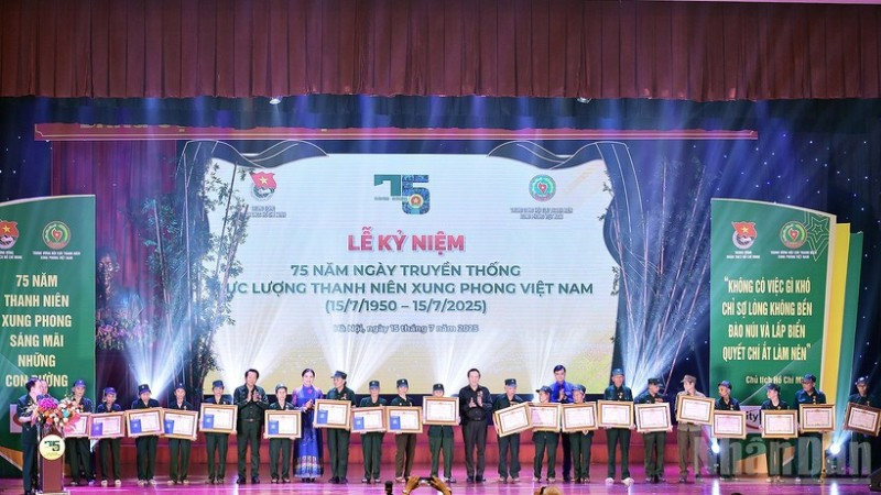 Lễ kỷ niệm 75 năm Ngày truyền thống lực lượng thanh niên xung phong Việt Nam