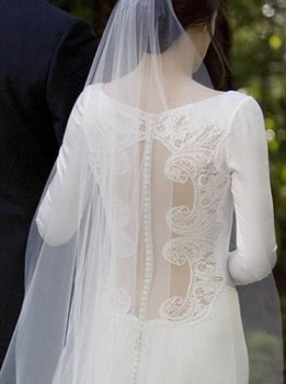 Nhiều người hâm mộ phát cuồng lên vì chiếc váy này! Nhiều người hâm mộ phát cuồng lên vì chiếc váy này!