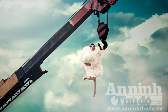 Bức ảnh đẹp nhất tuần này của thí sinh Lê Thị Thúy Tạo dáng gồng, cứng, Phương Anh phải chia tay cuộc thi Bức ảnh đẹp nhất tuần này của thí sinh Lê Thị Thúy Tạo dáng gồng, cứng, Phương Anh phải chia tay cuộc thi