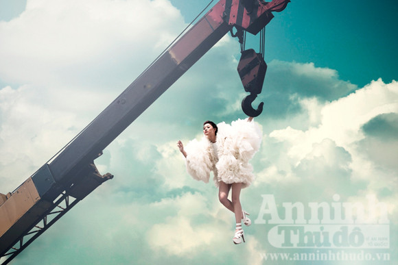 Bức ảnh đẹp nhất tuần này của thí sinh Lê Thị Thúy Tạo dáng gồng, cứng, Phương Anh phải chia tay cuộc thi Bức ảnh đẹp nhất tuần này của thí sinh Lê Thị Thúy Tạo dáng gồng, cứng, Phương Anh phải chia tay cuộc thi