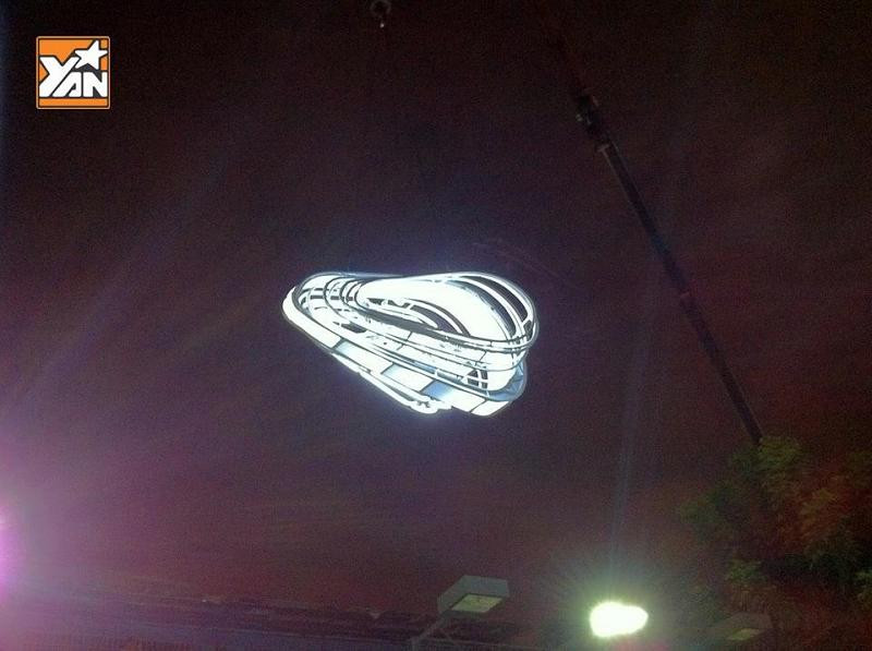 Điểm nhấn của chương trình là màn đáp phi thuyền độc đáo (ảnh YAN)