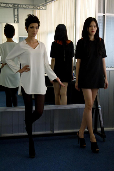 Siêu mẫu Tuyết Lan chăm chỉ tập luyện trước ngày thi ảnh 9 Siêu mẫu Tuyết Lan chăm chỉ tập luyện trước ngày thi ảnh 9