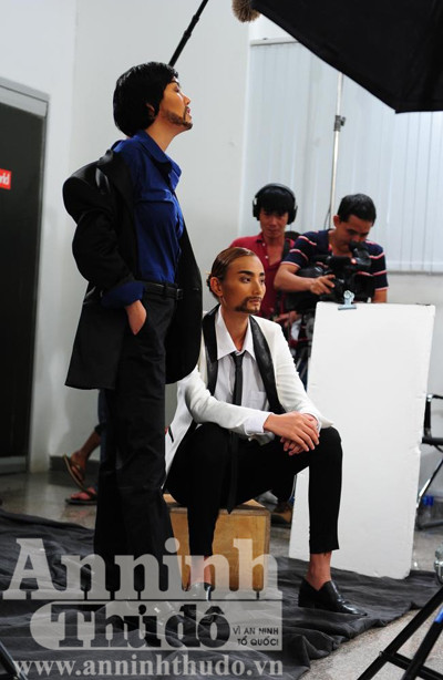 Thí sinh Next top model giả trai, đấu kiếm cùng sao nổi tiếng ảnh 7 Thí sinh Next top model giả trai, đấu kiếm cùng sao nổi tiếng ảnh 7