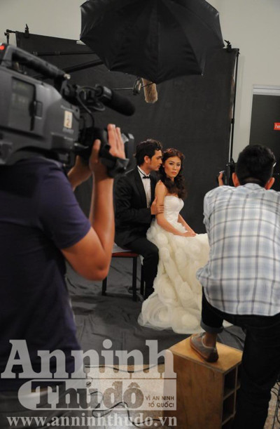 Thí sinh Next top model giả trai, đấu kiếm cùng sao nổi tiếng ảnh 3 Thí sinh Next top model giả trai, đấu kiếm cùng sao nổi tiếng ảnh 3