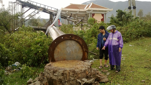 Hàng nghìn ngôi nhà tốc mái, 18 người bị thương do bão ảnh 3