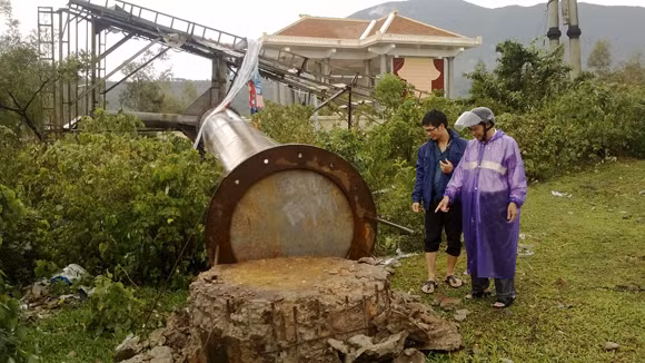 Hàng nghìn ngôi nhà tốc mái, 18 người bị thương do bão ảnh 3