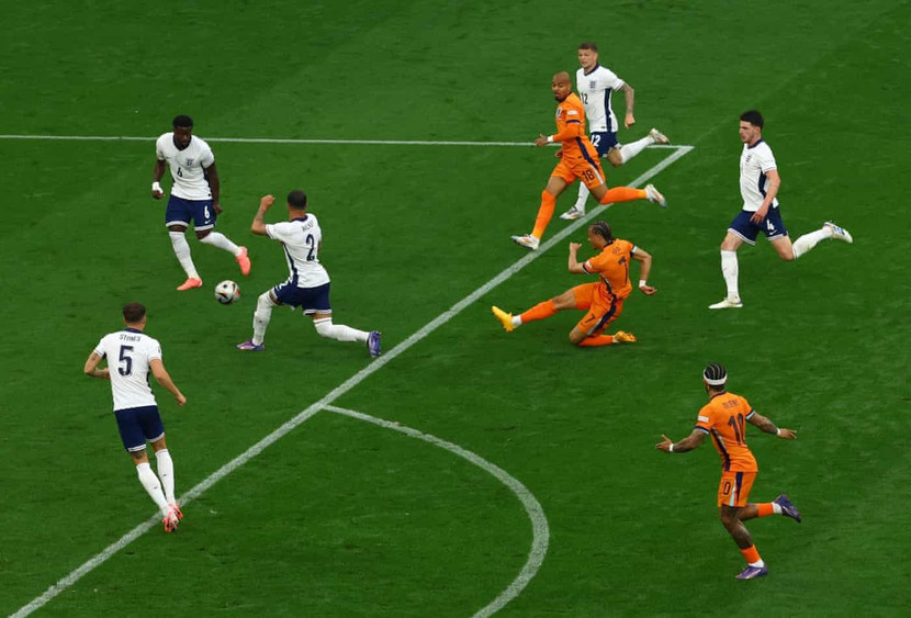 Xavi Simons giúp Hà Lan dẫn trước từ sớm Xavi Simons giúp Hà Lan dẫn trước từ sớm