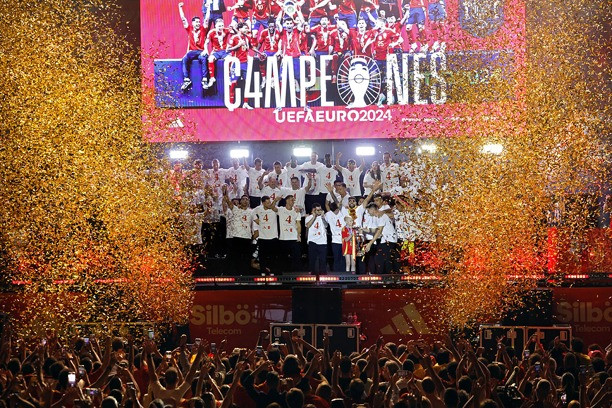 Tây Ban Nha khép lại một kỳ EURO ngoài mong đợi Tây Ban Nha khép lại một kỳ EURO ngoài mong đợi