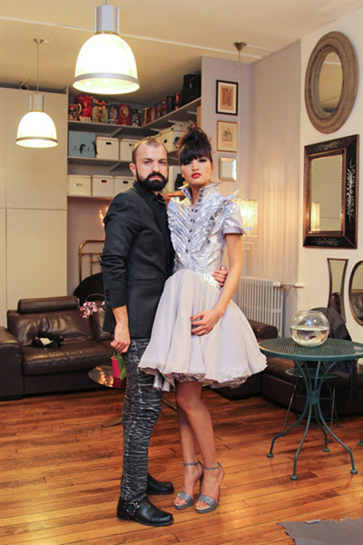 "Cô gái bán hoa" Chà Mi được NTK Pháp "sủng ái" ảnh 4