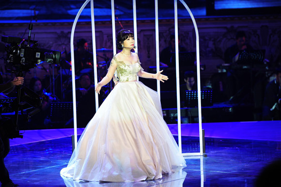 Hát về tình cũ, Nathan Lee mong sẽ không khóc trên sân khấu ảnh 2