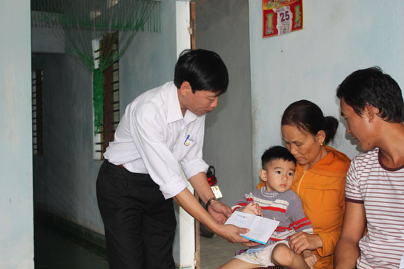 Bảo hiểm nhân thọ hỗ trợ kịp thời cho nạn nhân siêu bão ảnh 1