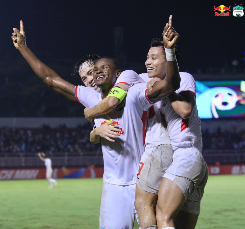 Brandao ghi bàn giúp HAGL thắng trận đầu tiên ở AFC Champions League (Ảnh: HAGL) Brandao ghi bàn giúp HAGL thắng trận đầu tiên ở AFC Champions League (Ảnh: HAGL)
