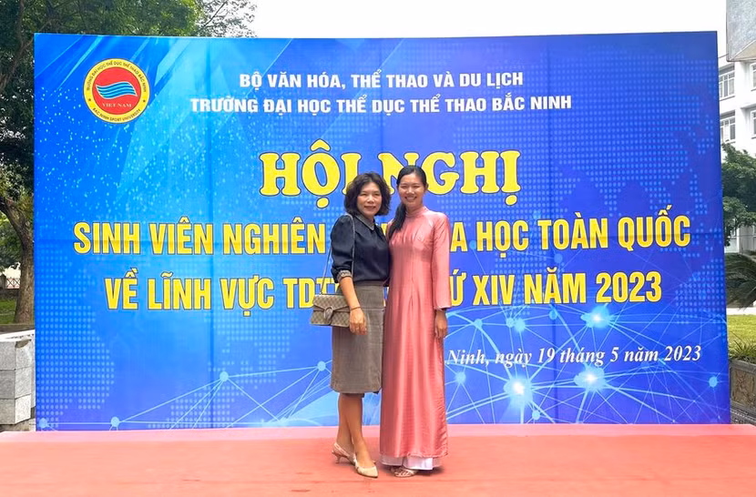 Ánh Viên giành giải nhất với đề tài nghiên cứu tại Hội nghị sinh viên Nghiên cứu khoa học toàn quốc về lĩnh vực Thể dục thể thao