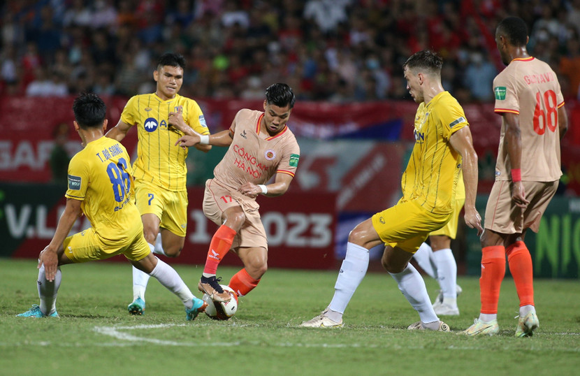 Hai đội cống hiến một trận đấu hấp dẫn Hai đội cống hiến một trận đấu hấp dẫn