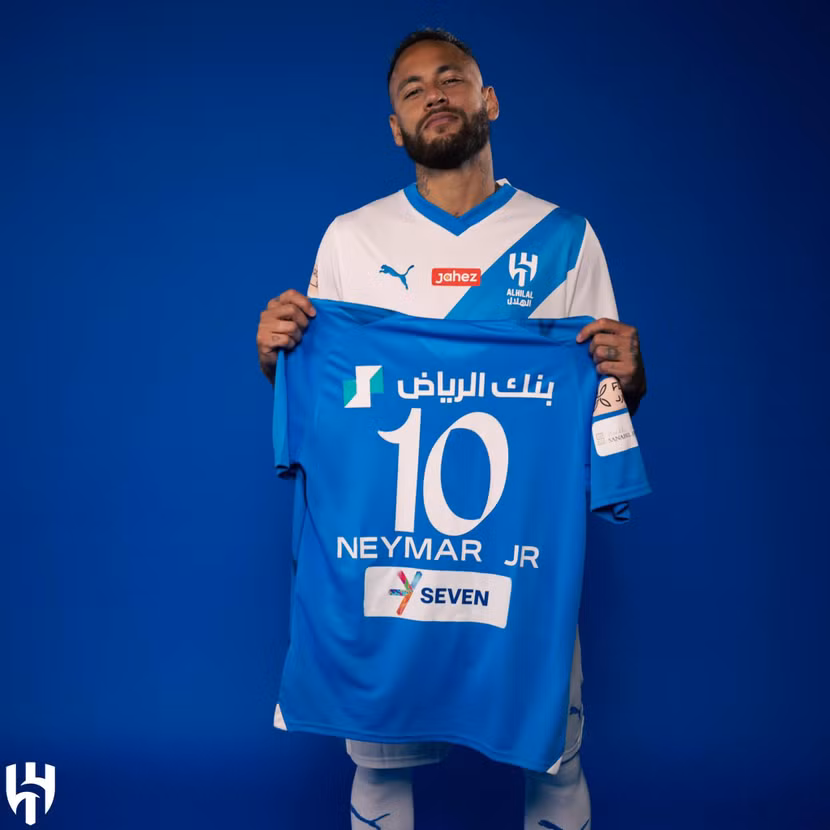 Neymar mang áo số 10 ở CLB mới Neymar mang áo số 10 ở CLB mới