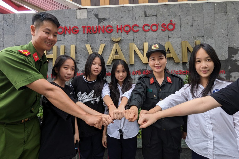 Lực lượng Công an TP Hà Nội luôn đi đầu trong các công tác ngăn chặn tệ nạn xã hội thâm nhập học đường Lực lượng Công an TP Hà Nội luôn đi đầu trong các công tác ngăn chặn tệ nạn xã hội thâm nhập học đường