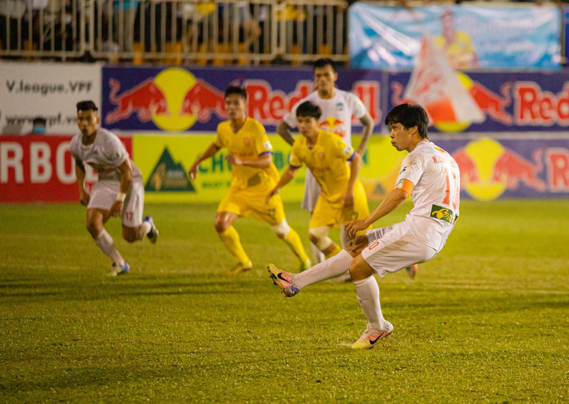 Công Phượng cũng làm điều tương tự ở trận này