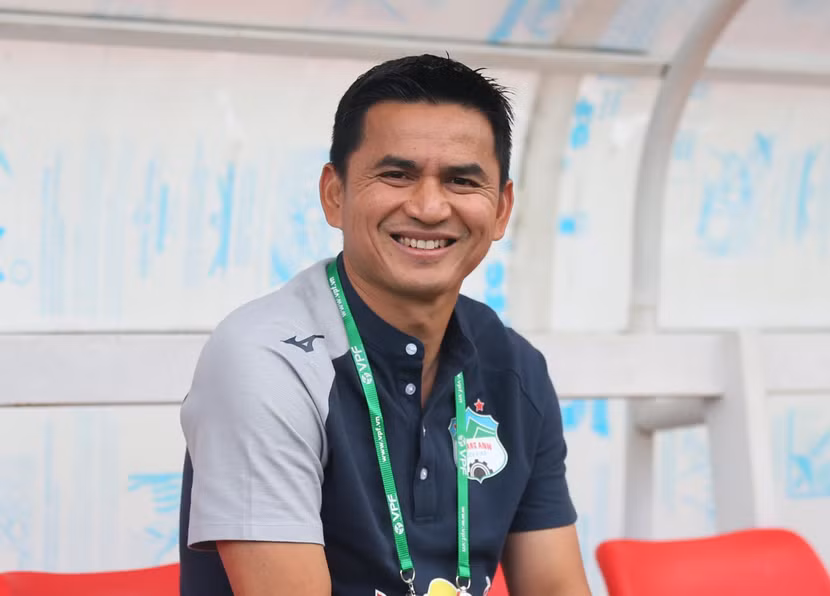 Nụ cười chiến thắng của Kiatisak Nụ cười chiến thắng của Kiatisak