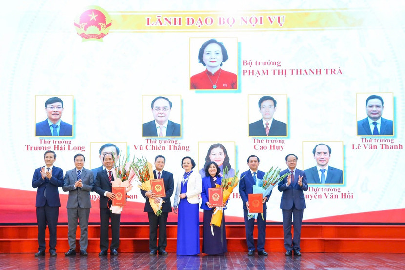 Bộ trưởng Bộ Nội vụ Phạm Thị Thanh Trà và 7 Thứ trưởng