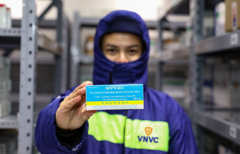 VNVC cung cấp đầy đủ các loại vaccine phòng chống sởi cho trẻ từ 6 tháng tuổi và người lớn, tất cả đều bảo quản trong hệ thống kho lạnh quốc tế đạt chuẩn GSP.