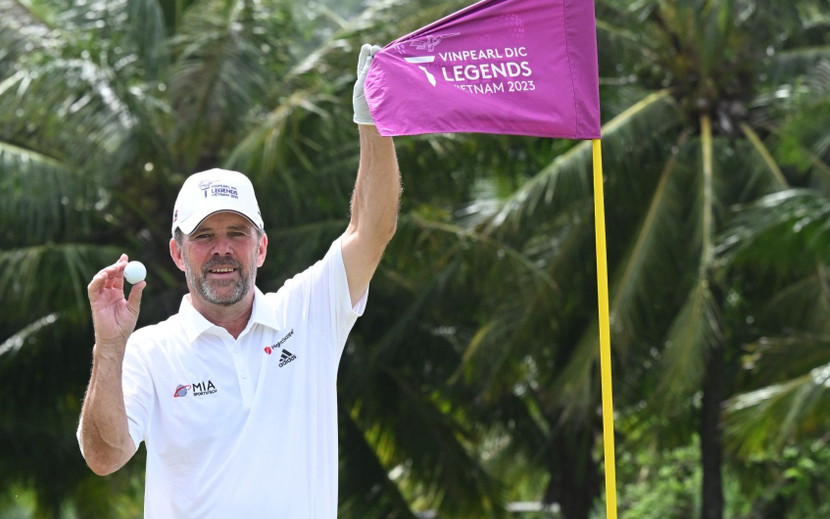 Golfer 62 tuổi Malcolm MacKenzie đoạt HIO