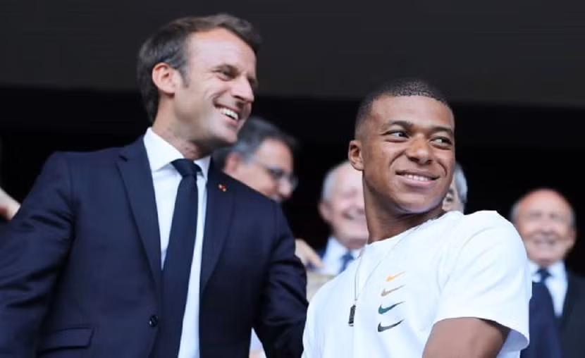 Tổng thống Pháp Emmanuel Macron rất ngưỡng mộ tài năng của Mbappe Tổng thống Pháp Emmanuel Macron rất ngưỡng mộ tài năng của Mbappe