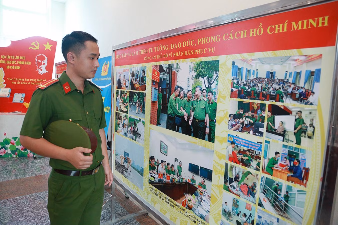 Bên cạnh việc giáo dục tri thức, các trường Công an nhân dân đặc biệt coi trọng việc giáo dục cán bộ, chiến sĩ về tư tưởng, chính trị, đạo đức, lối sống (Ảnh: Đinh Tuấn Anh)