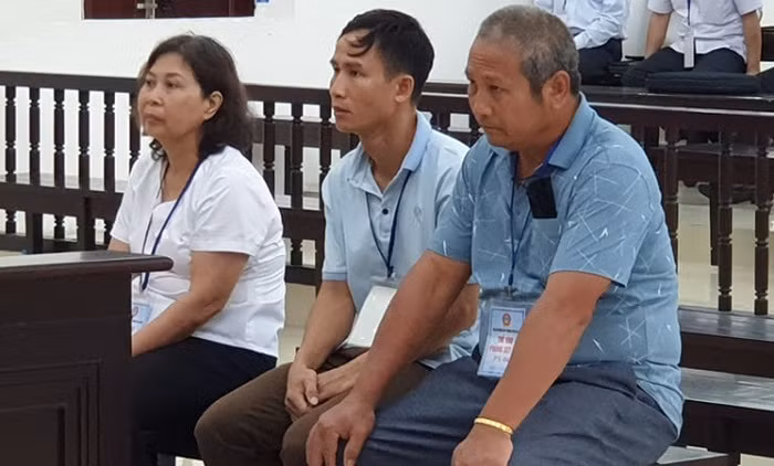 Vụ “phù phép” đất tại Ba Vì: Nhiều người liên quan “chống lệnh” tòa