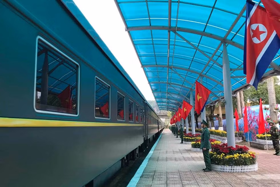 [Cập nhật] Chủ tịch Triều Tiên Kim Jong-un tạm biệt Việt Nam, lên siêu tàu bọc thép về nước ảnh 9