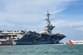 Đoàn tàu sân bay Hải quân Hoa Kỳ thăm thành phố Đà Nẵng