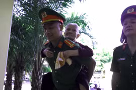 Công an Hà Nội nỗ lực thu nhận ADN, nối nhịp cầu đoàn tụ thiêng liêng