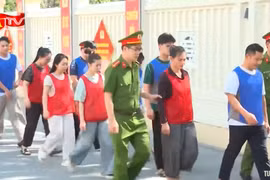 Thêm đối tượng bị khởi tố trong vụ nhập lậu 28.000 viên kim cương | ATV ngày 15/7/2026