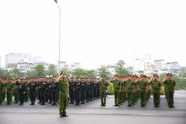 Hơn 4.000 chiến sĩ Hà Nội diễn tập võ thuật, quân sự 