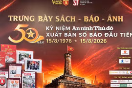 Trưng bày sách, báo, ảnh kỷ niệm hành trình 50 năm An ninh Thủ đô