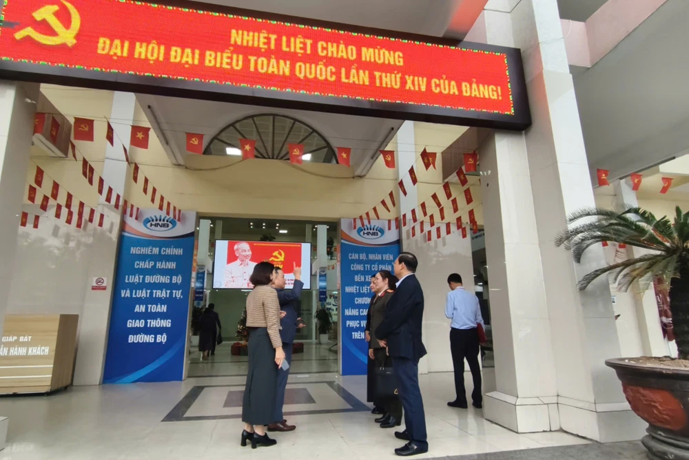 Kiểm tra bến xe, gầm cầu vượt, bảo đảm an ninh, an toàn Đại hội Đảng toàn quốc lần thứ XIV