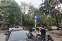  Làm rõ thông tin vụ chặn xe, đòi tiền gửi trên phố Huy Du