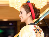 Diện áo dài trăm triệu đồng, Jennifer Phạm 