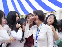 Xúc động những khoảnh khắc chia tay tuổi học trò