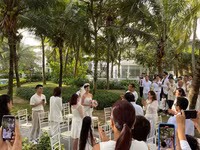 Siêu mẫu Xuân Lan bất ngờ lên xe hoa vào ngày đầu năm mới 2020