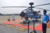 [ẢNH] Vừa nhận siêu trực thăng Mỹ, Ấn Độ điều ngay tới biên giới răn đe đối thủ