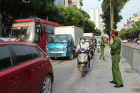 [Ảnh] Lực lượng Công an tăng cường tại khu vực bến xe phục vụ nghỉ 2-9