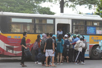 [Ảnh] Lực lượng Công an tăng cường tại khu vực bến xe phục vụ nghỉ 2-9