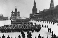 Moscow tái hiện cuộc duyệt binh hào hùng năm 1941 và kỷ niệm 100 năm Cách mạng Tháng Mười Nga
