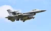 [ẢNH] F-16 Đài Loan tuần tra mang theo tên lửa Mỹ có thể dễ dàng hủy diệt tàu chiến