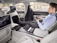 Audi A8 2018 ra mắt: Trục cơ sở dài và vô vàn tiện ích hấp dẫn