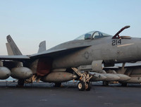 [ẢNH] Sức mạnh kinh hoàng từ dàn tiêm kích trên tàu sân bay USS Carl Vinson có thể vô hiệu hóa ngay một quốc gia